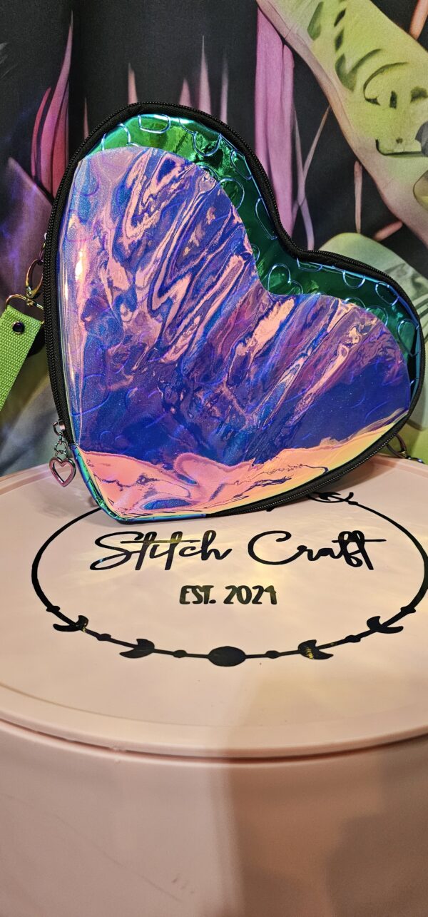 20250327_021439 Heart-shaped bag