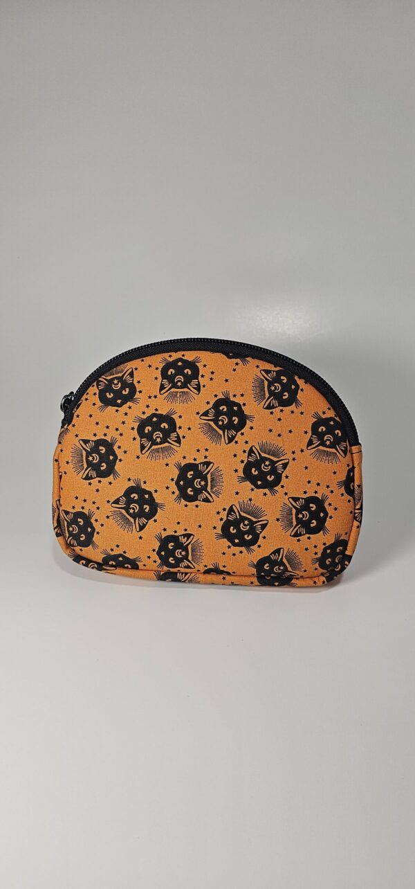 20250922_143044 Black cat pouch