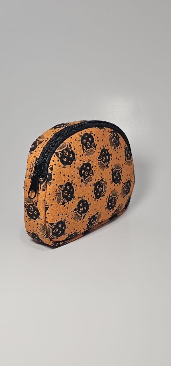 20250922_143129 Black cat pouch